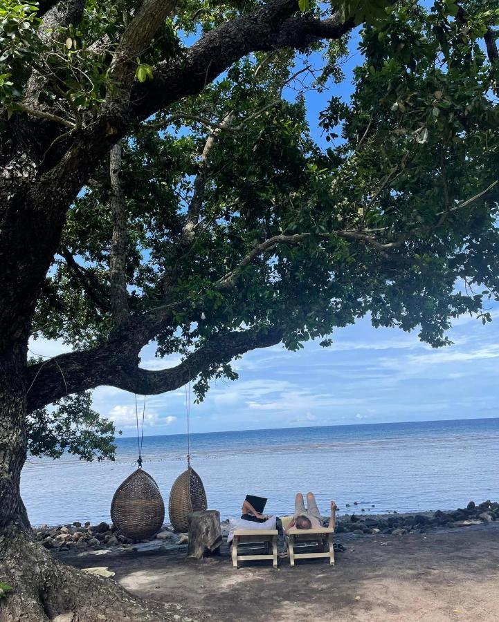 Borbon'S Treehouse By The Sea Bed & Breakfast Mambajao Exterior photo