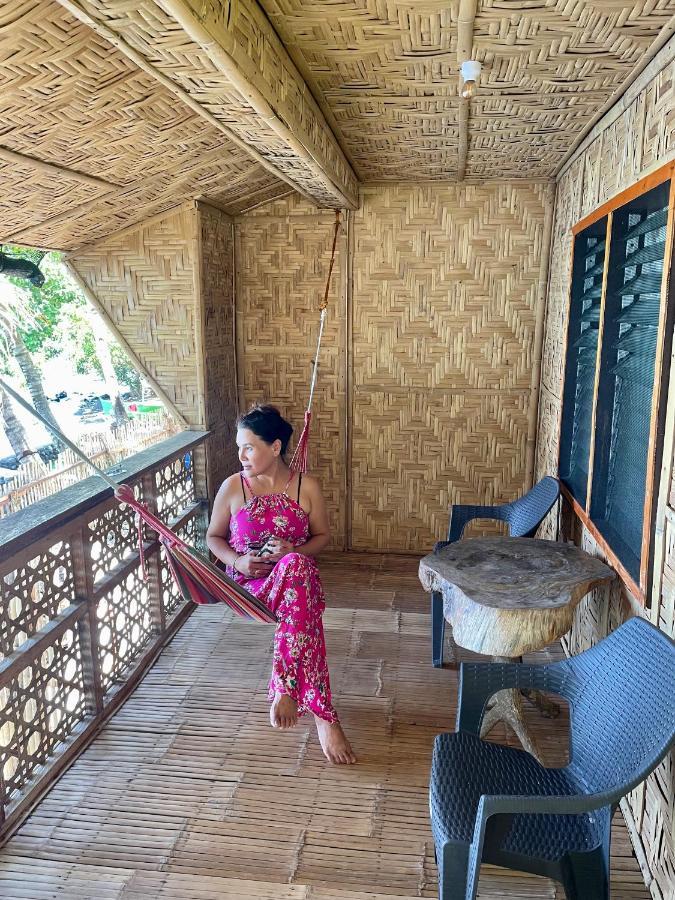 Borbon'S Treehouse By The Sea Bed & Breakfast Mambajao Exterior photo