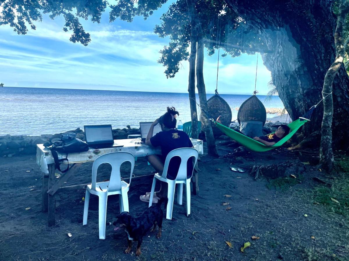 Borbon'S Treehouse By The Sea Bed & Breakfast Mambajao Exterior photo