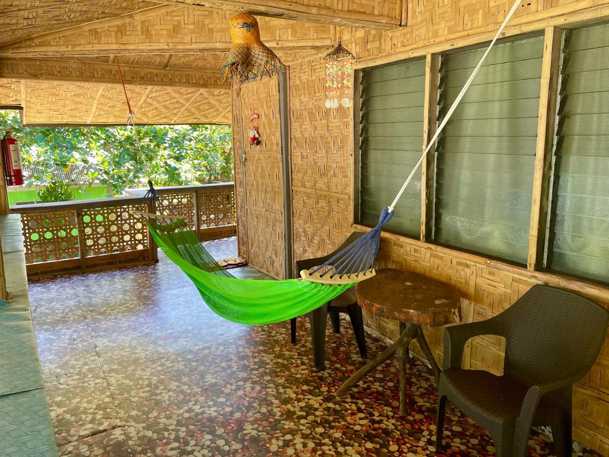 Borbon'S Treehouse By The Sea Bed & Breakfast Mambajao Exterior photo